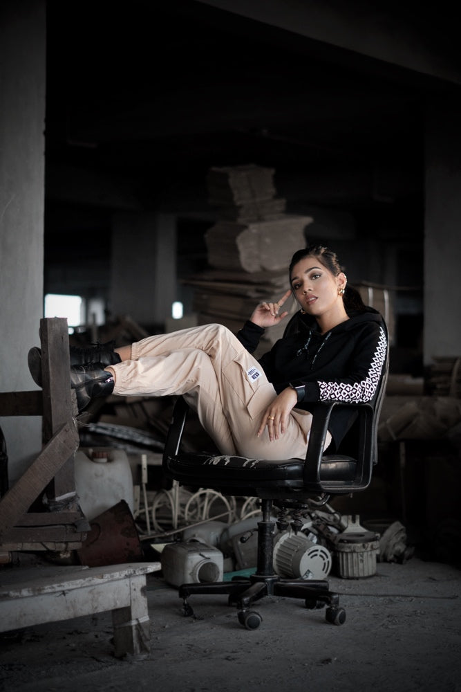 4 OF A KIND – Women’s Cropped Hoodie